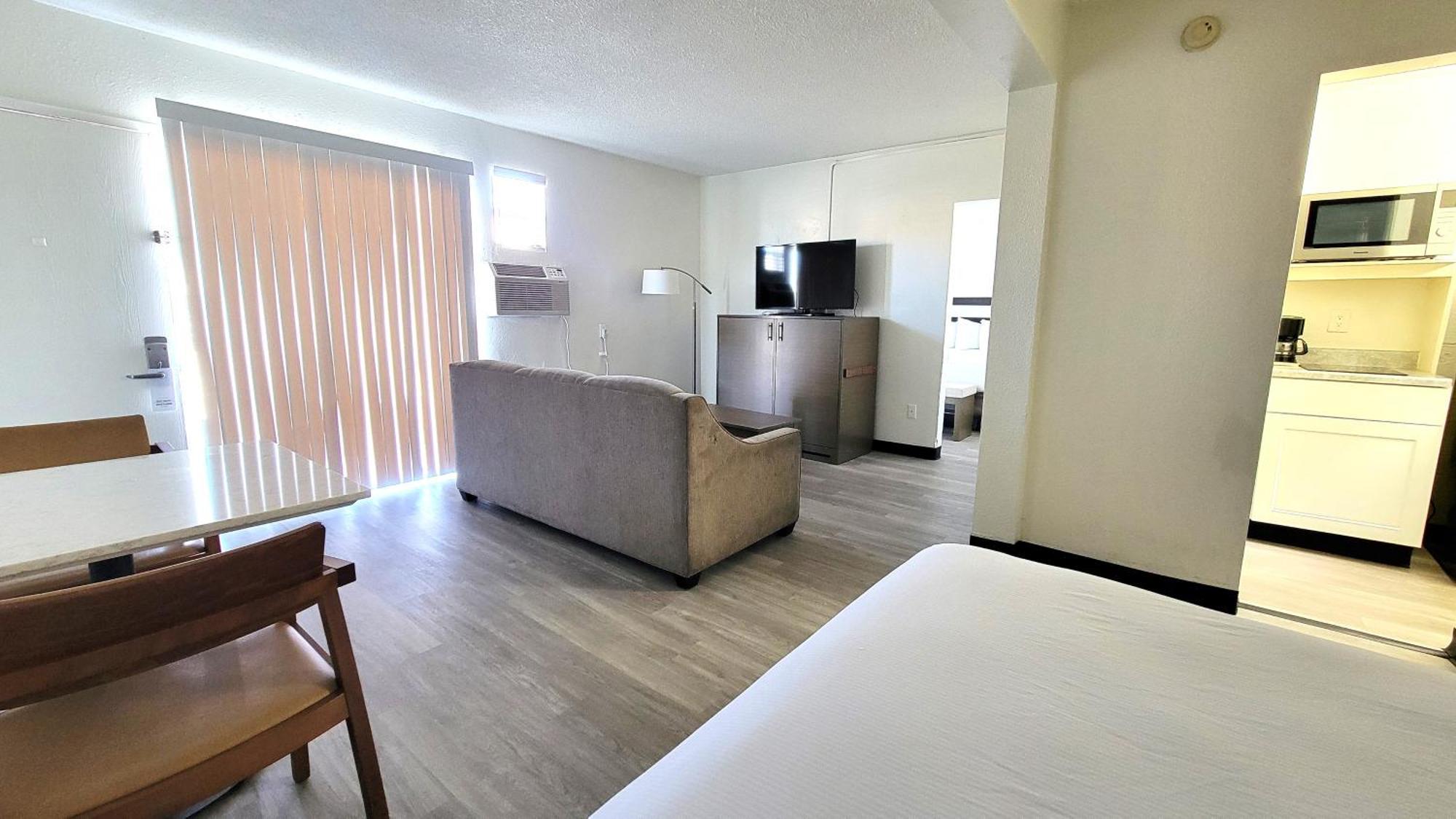 Mc Pacific Inn & Suites Torrance Esterno foto